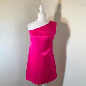 Women’s pink dress size 4